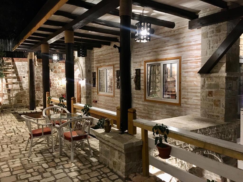 Rahoni Park & Suites Dhërmi エクステリア 写真