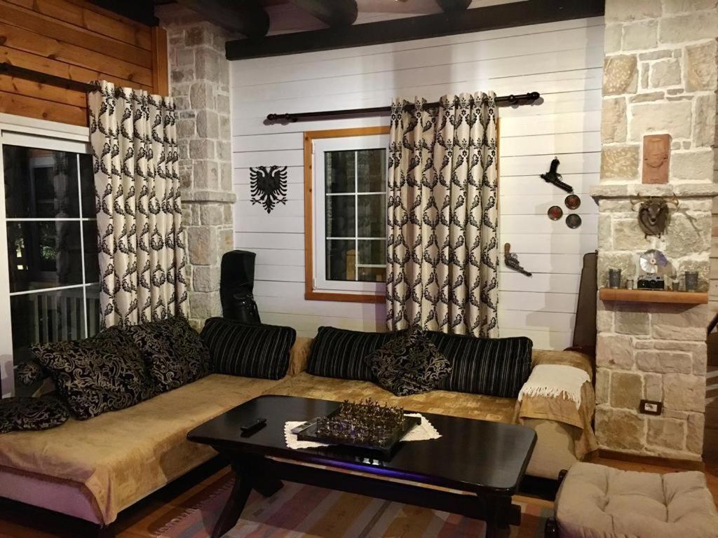 Rahoni Park & Suites Dhërmi エクステリア 写真