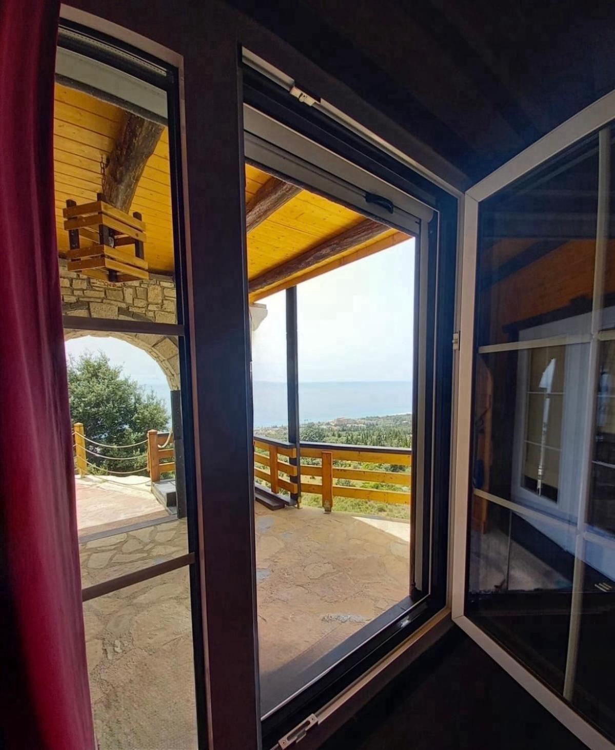 Rahoni Park & Suites Dhërmi エクステリア 写真
